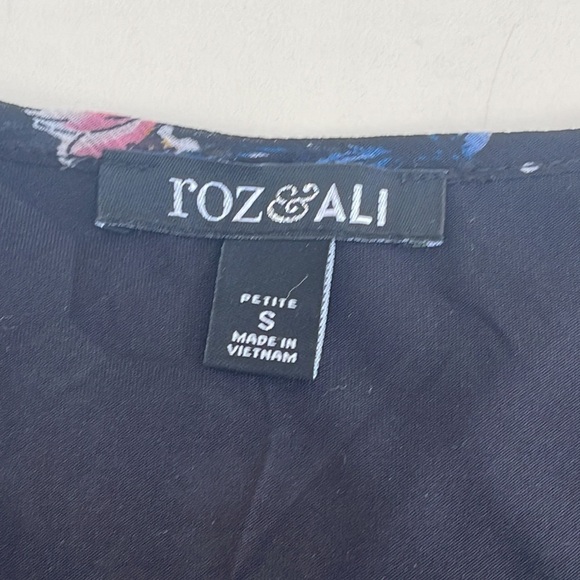 ❤️ 🆕 ROZ & ALI Floral Slit 3/4 Sleeve Career Blouse Size Small - Picture 4 of 5